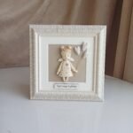 Keramikinis angelas rėmelyje su balionais 20x20cm