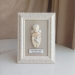 Keramikinis angelas rėmelyje 15x20cm