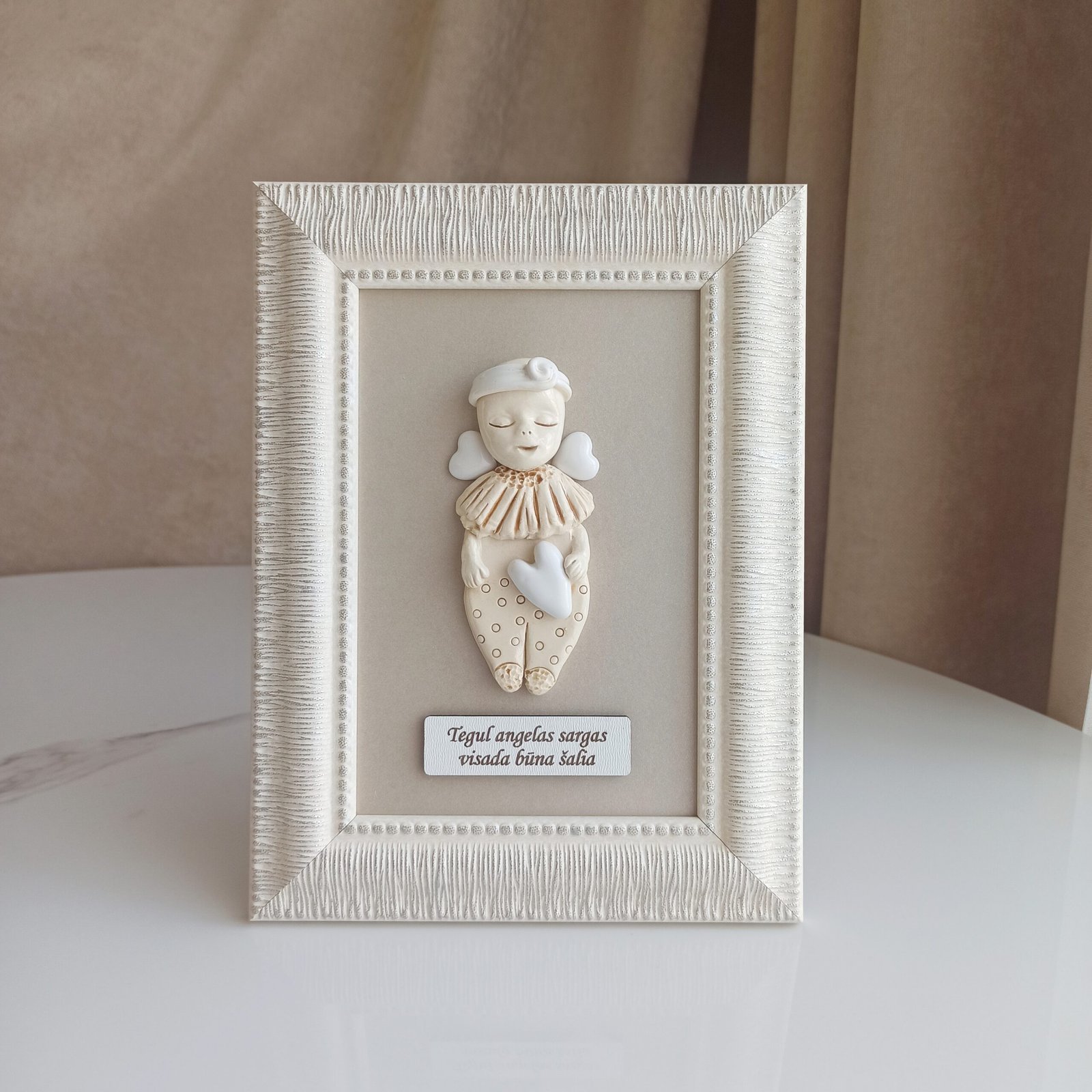 Keramikinis angelas rėmelyje 15x20cm Keramikinis angelas rėmelyje 15x20cm