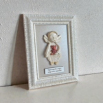 Keramikinis angelas rėmelyje 15x20cm