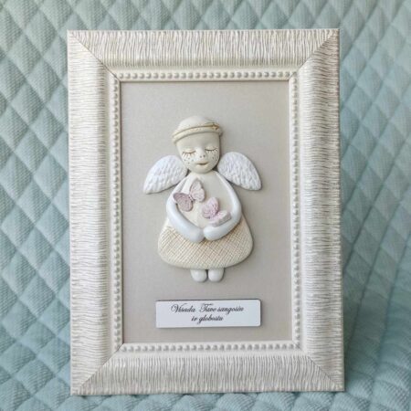 Keramikinis angelas rėmelyje su drugeliais 15x20cm