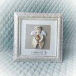 Keramikinis angelas rėmelyje su meškiuku 20x20cm