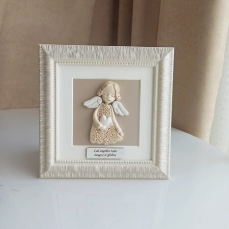 Keramikinis angelas rėmelyje su širdele 20x20cm