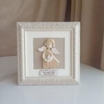 Keramikinis angelas rėmelyje su širdele 20x20cm