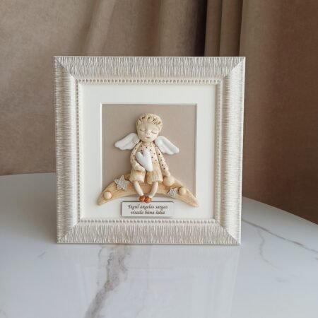 Keramikinis angelas rėmelyje su širdele 20x20cm