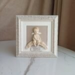 Angelas ant arkos su mėnuliu rėmelyje 20x20cm